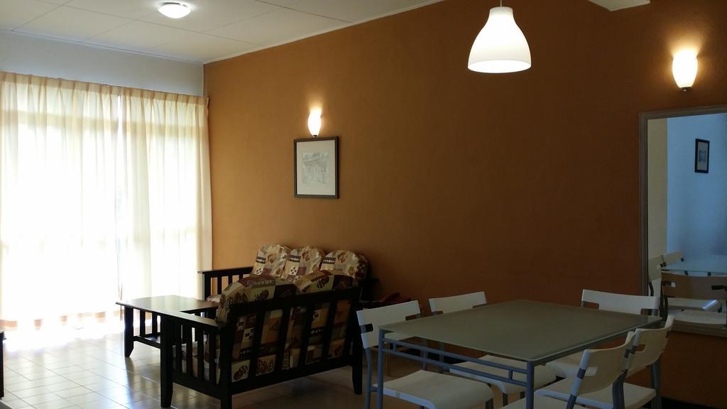 Jean Cleancomfy Apt Near Beach Бату-Феррінгі Номер фото